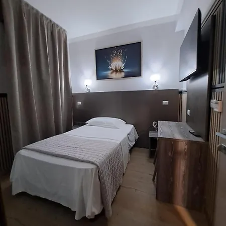 ホテル Modena Hotel モデナ