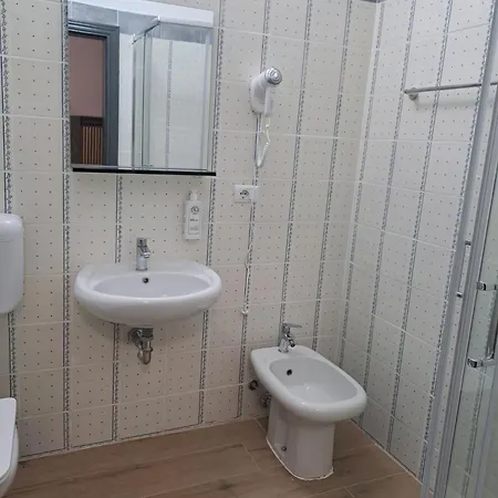 Modena Hotel 摩德纳