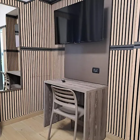 Modena Hotel Otel 3*