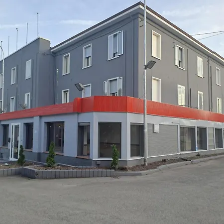 Modena Hotel ホテル