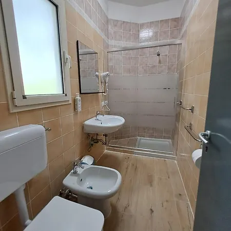 Modena Hotel مودينا