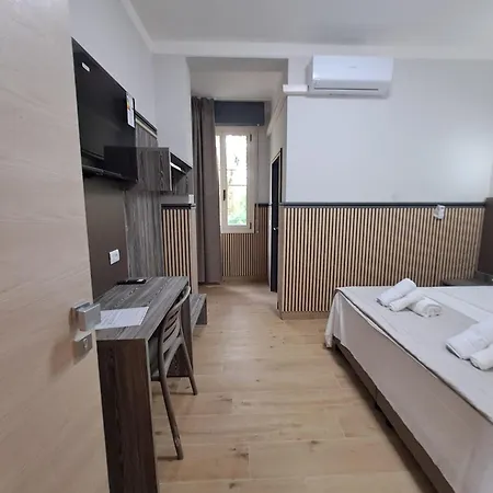 Modena Hotel Szálloda