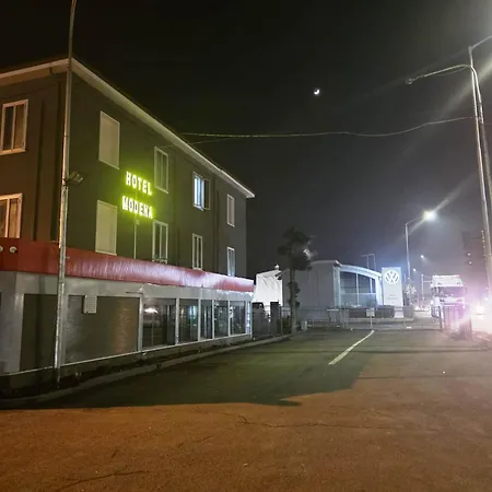 فندق Modena Hotel 3*