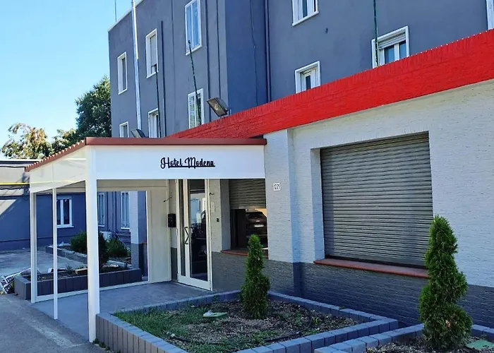 Modena Hotel 3*