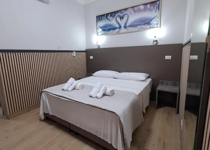 Modena Hotel 호텔 모데나